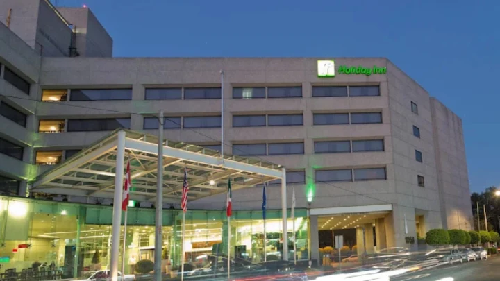 Estacionamiento Holiday Inn Mexico City Plaza Universidad