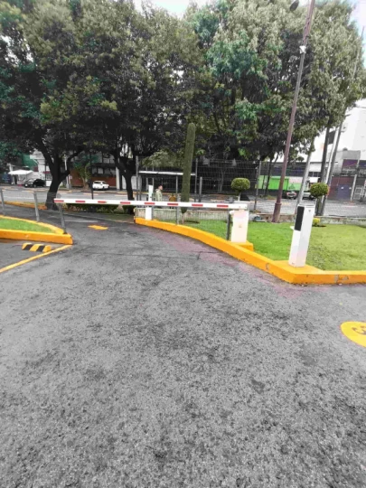 Estacionamiento en Holiday Inn Mexico City Plaza Universidad